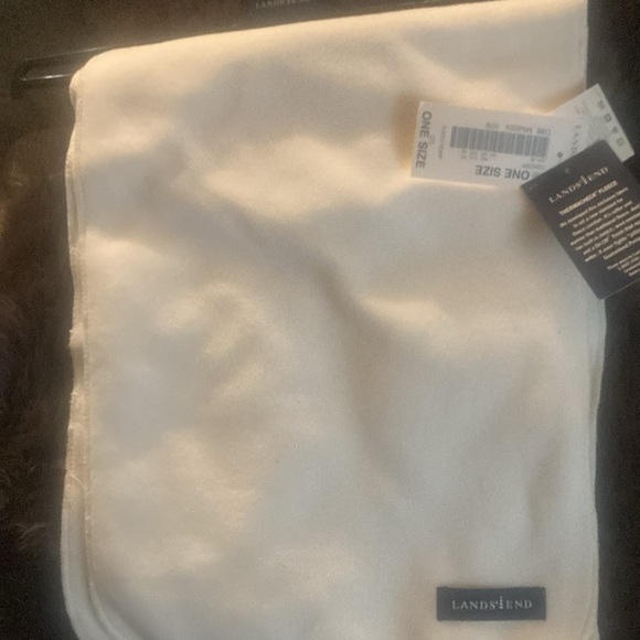 Brand New Lands' End Cloche/Bucket Fleece Hat and Gloves & Scarf Set NWT - Picture 2 of 5